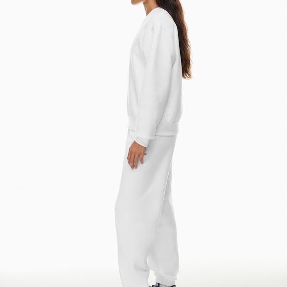 Aritzia Tna Cozy Fleece Perfect Crew Sweatshirt - Picture 7 of 8